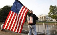 В Вашингтоне полиция арестовала христиан, молившихся перед Белым домом