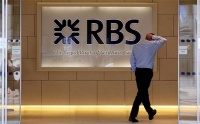 Британский банк отказывается от обращения «мисс» и «мистер».