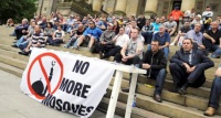 В Англии прошла акция протеста против строительства новых мечетей