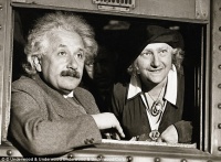 Библия с автографом Эйнштейна стала сенсацией нью-йоркского аукциона 