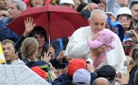 Папа Франциск объяснил причины отказа проживать в официальных папских апартаментах