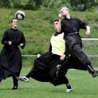 В Берлине прошел футбольный матч между христианским и мусульманским духовенством