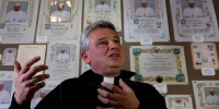Ватикан ограничивает торговлю папскими благословениями