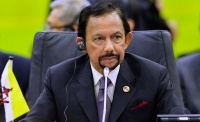 Султан Брунея узаконит избиение камнями и отрубание рук