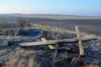 В Николаевской области повалили и пытались сжечь поклонные кресты