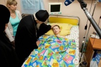 Дети Донбасса, находящиеся на лечении в Москве, получили подарки от Патриарха