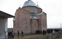 Милиция завела дело против раскольников, захвативших храмы в Ровенской области.