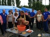В Ростовской области спасатель стал крестным отцом ребенка из семьи украинских беженцев