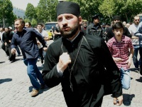 Около 10 тысяч православных собрались на акцию против гей-парада в Тбилиси