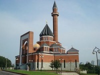 Осквернение мечети в Москве: В Церкви призывают не допускать провокаций.