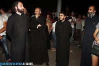 На акциях протеста в Ереване присутствуют священники Армянской Церкви