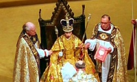 Бывший епископ Оксфорда предложил читать Коран на коронации британских монархов.