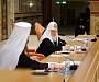 Святейший Патриарх Кирилл: Люди обеспокоены ограничением привычных прав и возможностей
