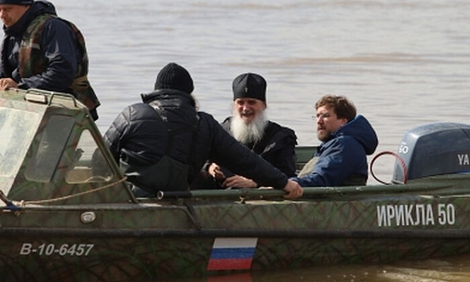 Глава Оренбургской митрополии посетил пострадавший от наводнения город Орск