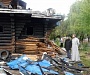 В Киеве неизвестные подожгли храм Трех Святителей