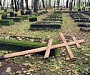 Вандалы разрушили 14 крестов на Пискаревском мемориале