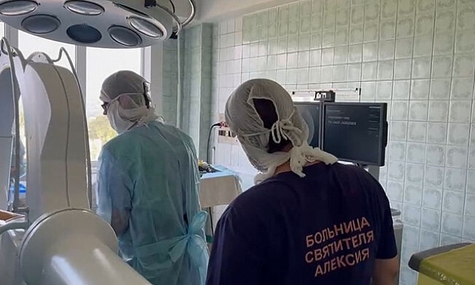 Врачи больницы святителя Алексия доставили в Горловку аппараты для лечения переломов конечностей