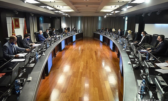 Правительство Черногории утвердило поправки в спорный закон