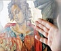 Греция: Икона Архистратига Божия Михаила источает миро
