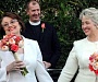 В Швейцарии католический священник благословил лесбийскую пару.