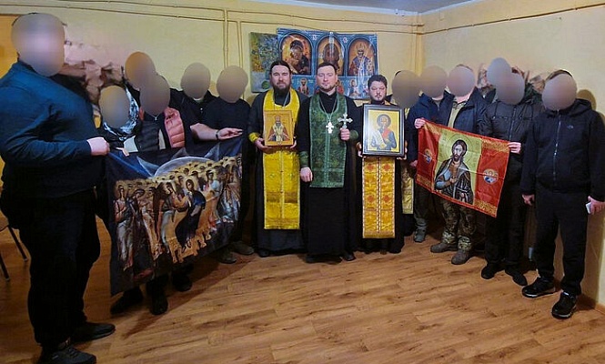 Крымские священники совершили молебны в медицинских учреждениях в зоне проведения СВО