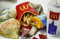Роспотребнадзор выявил, что 17% продукции McDonald's не соответствуют установленным нормативам 