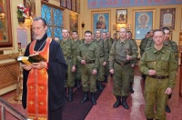 Митрополит Хабаровский Игнатий крестил 26 бойцов учебного мотострелкового полка
