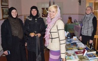 Луганск: сестры Свято-Ольгинского монастыря молятся в пострадавшем от обстрелов храме
