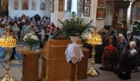 «Под Твою милость прибегаем»: В Мариуполе молятся Пресвятой Богородице (ФОТО)