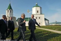 Путин поклонился святым мощам в Свияжском монастыре