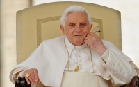 Бенедикт XVI отверг все обвинения в защите священников-педофилов