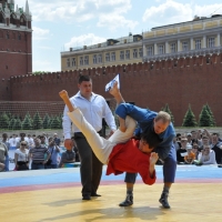 На самой лучшей площадке мира состоялся турнир по русской борьбе «за вороток»