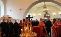 Бойцы череповецкого ОМОНа перед отправкой в Чечню получили благословение священника