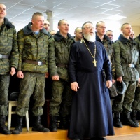 В Витебске прошла встреча солдат-десантников с семинаристами 