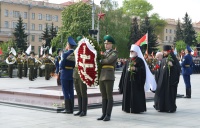 Предстоятель Белорусской Православной Церкви принял участие в возложении венков к монументу Победы в Минске