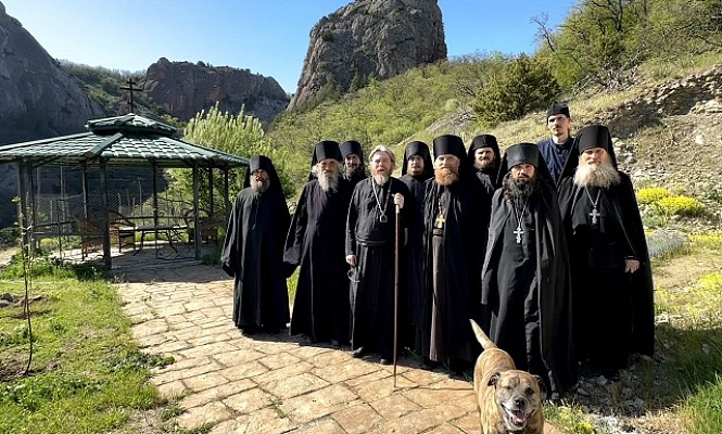 Митрополит Тихон посетил Кизилташский Свято-Стефано-Сурожский мужской монастырь