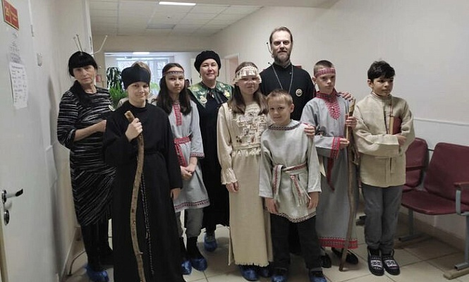 Воспитанники воскресной школы дали благотворительный спектакль в госпитале