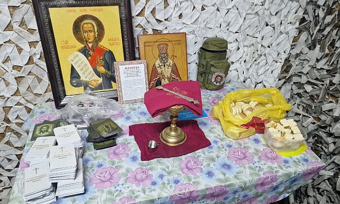 Священнослужители Крымской митрополии посетили госпиталь в зоне СВО