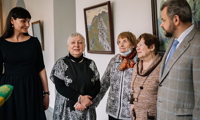 В Больнице Святителя Алексия открылась выставка картин правнучки первого главврача Больницы
