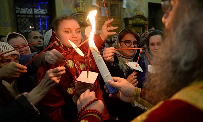 Благодатный огонь раздадут в пятнадцати храмах Москвы