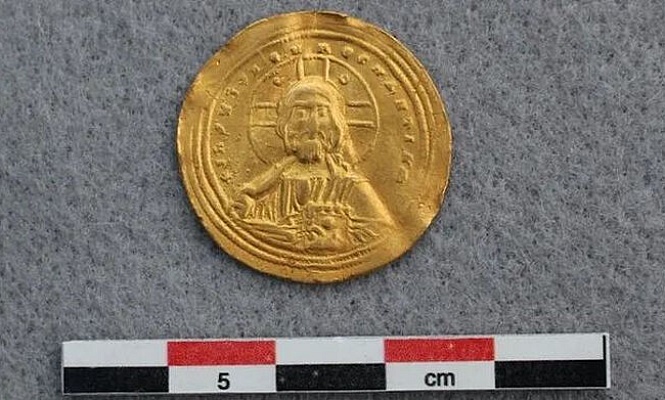 Норвегия: на склоне горы обнаружена 1000-летняя византийская золотая монета с ликом Христа