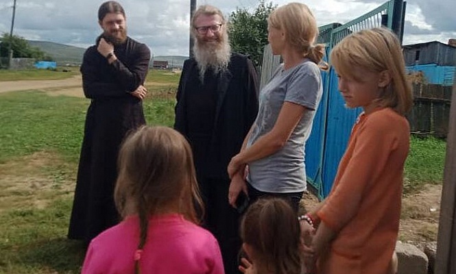 Представители Синодального отдела по благотворительности посетили в Забайкалье пострадавшие от паводков села