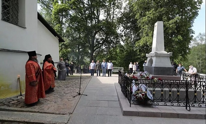 Литию по убиенному Пушкину отслужили в Святогорском монастыре