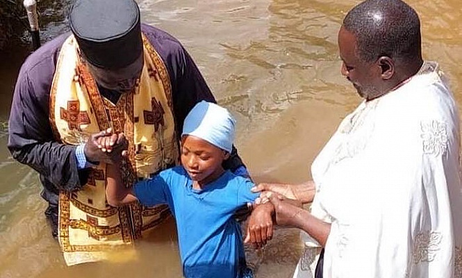 В Кении состоялось массовое Крещение
