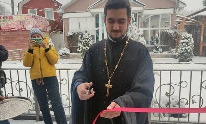 При участии Церкви открыт новый центр гуманитарной помощи в Симферополе