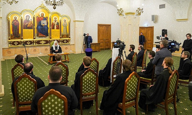Святейший Патриарх Кирилл встретился с победителями и призерами I и II Общероссийских олимпиад по богословию