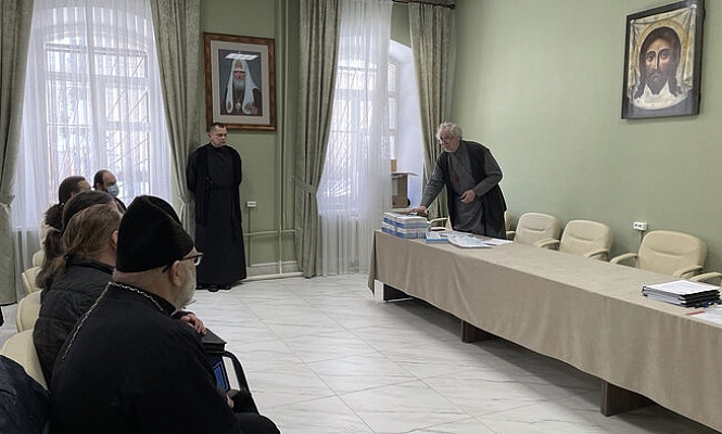 В Псковском епархиальном управлении состоялась передача экспресс-тестов COVID-19 для храмов Псковской епархии