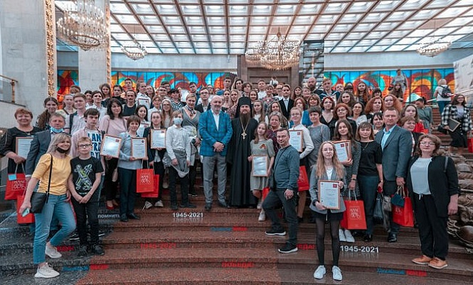 В Москве наградили победителей VIII олимпиады школьников «В начале было Слово…»