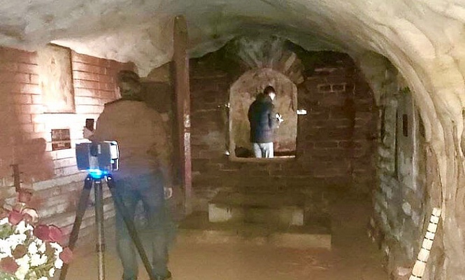 Начаты работы по лазерному сканированию керамид в пещерах Псково-Печерского монастыря