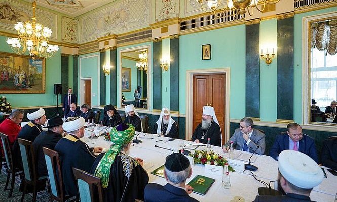 Святейший Патриарх Кирилл возглавил юбилейное заседание Межрелигиозного совета России